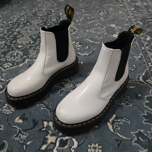 Dr. Martens 2976 Smooth Leather Platform Chelsea Boots - Picture 1 of 9